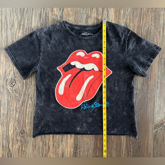 Rolling Stones Mick Jagger T-Shirt Womens Medium Black Cropped Band Concert Tee - Picture 3 of 6